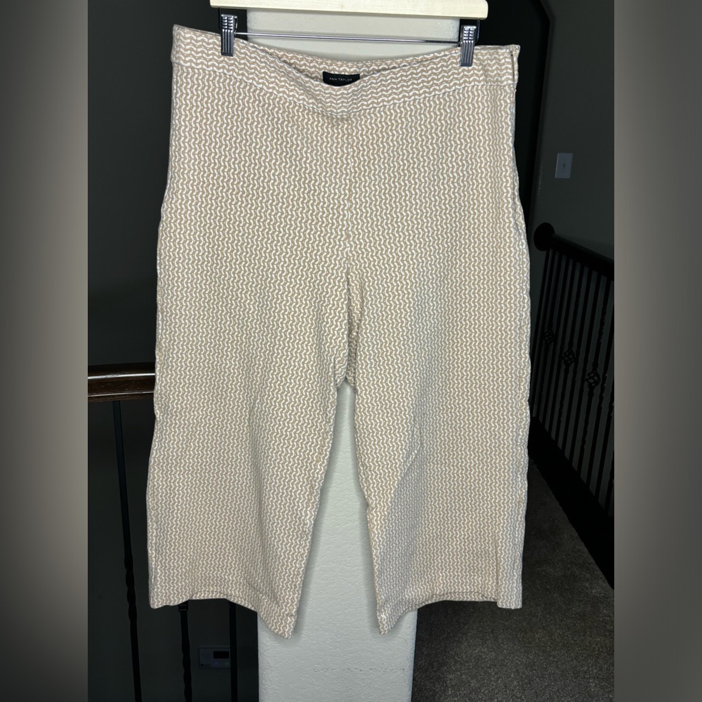 Ann Taylor Cream Geometric Pattern Cropped Pants Cotton Blend Size 16 Neutral